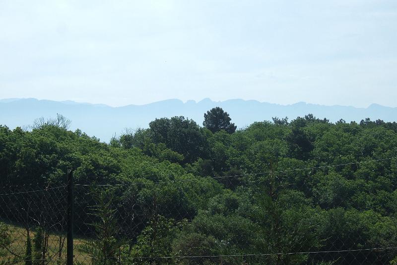 2011-05- (1187).JPG - Blick auf das französische "Voralpenland" - das Vercors-Gebirge, knapp 38 km Luftlinie entfernt